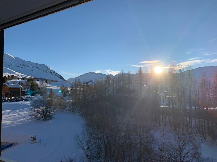 Au Pied Des Pistes Avec Parking Entierement Renove Apartment Huez Exterior foto