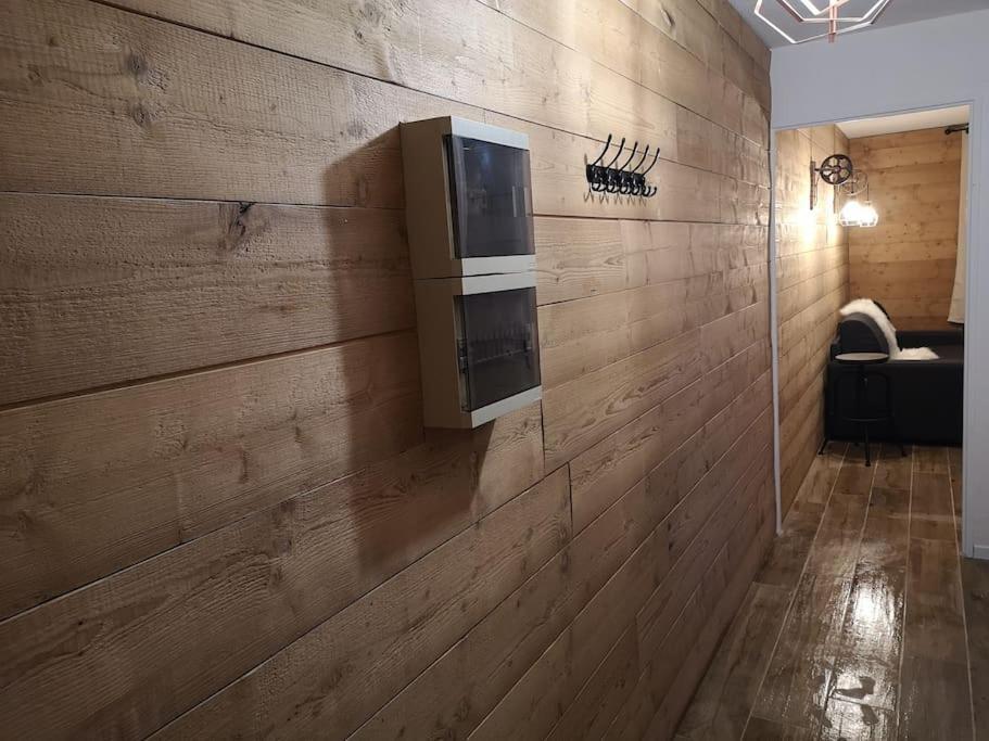Au Pied Des Pistes Avec Parking Entierement Renove Apartment Huez Exterior foto