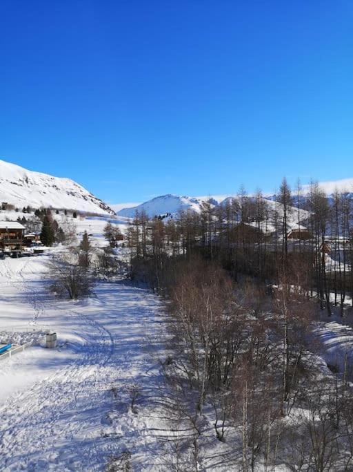 Au Pied Des Pistes Avec Parking Entierement Renove Apartment Huez Exterior foto